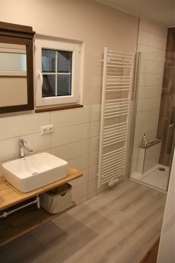 Grosse, Helle Ferienwohnung Mit 2 Balkonen Auf Dem Bauernhof In Der Lueneburger Heide Oetzen エクステリア 写真