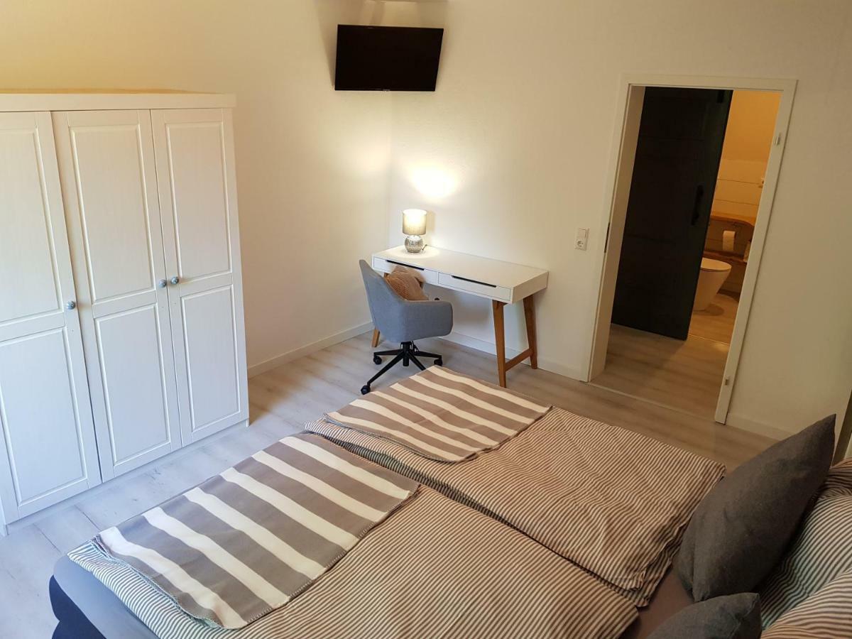 Grosse, Helle Ferienwohnung Mit 2 Balkonen Auf Dem Bauernhof In Der Lueneburger Heide Oetzen エクステリア 写真