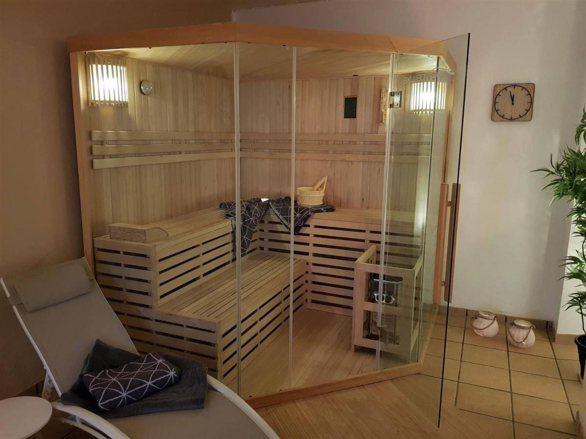 Grosse, Helle Ferienwohnung Mit 2 Balkonen Auf Dem Bauernhof In Der Lueneburger Heide Oetzen エクステリア 写真