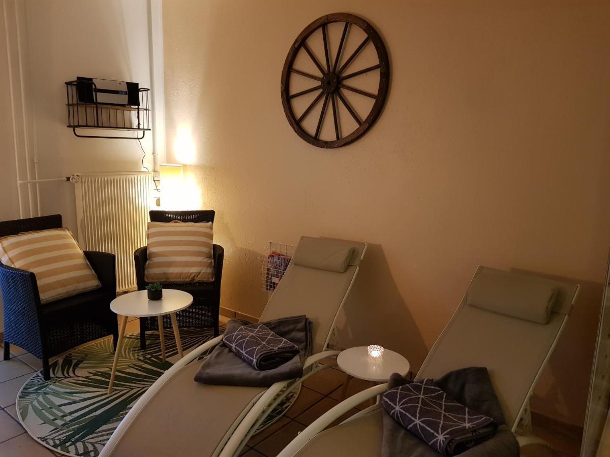 Grosse, Helle Ferienwohnung Mit 2 Balkonen Auf Dem Bauernhof In Der Lueneburger Heide Oetzen エクステリア 写真